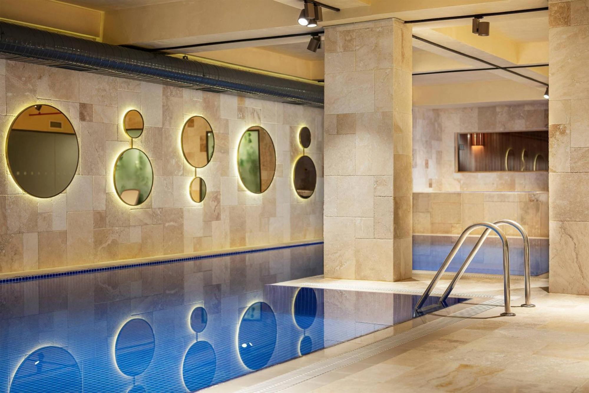 Delta Hotels By Marriott Istanbul Vadi Exterior photo