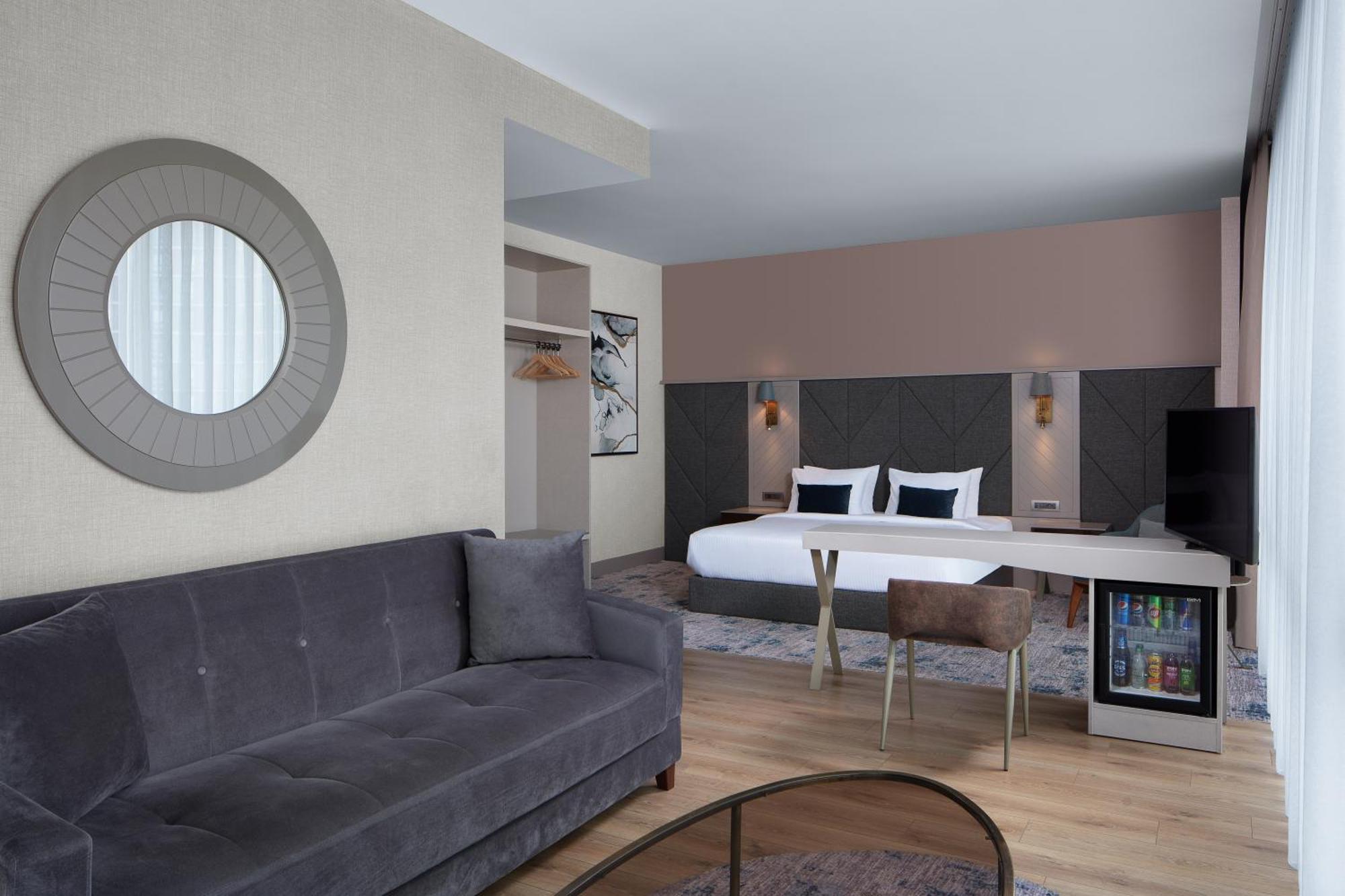 Delta Hotels By Marriott Istanbul Vadi Exterior photo