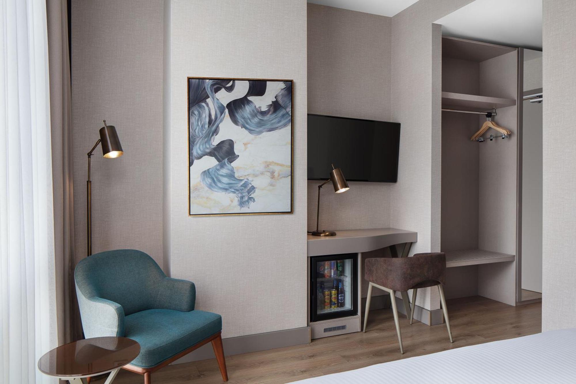Delta Hotels By Marriott Istanbul Vadi Exterior photo