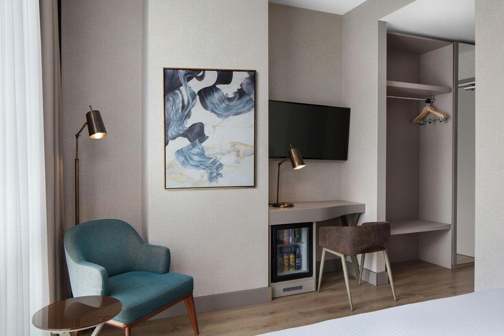 Delta Hotels By Marriott Istanbul Vadi Exterior photo