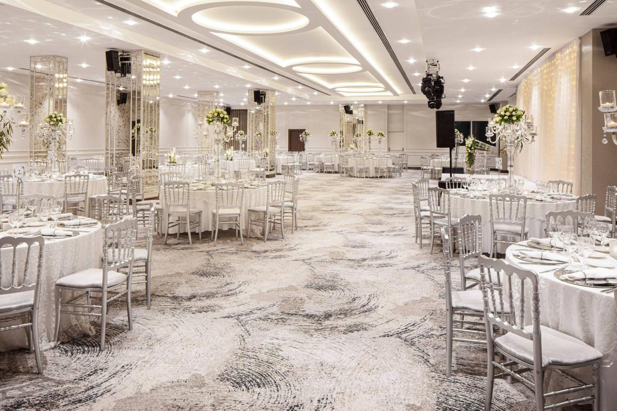 Delta Hotels By Marriott Istanbul Vadi Exterior photo