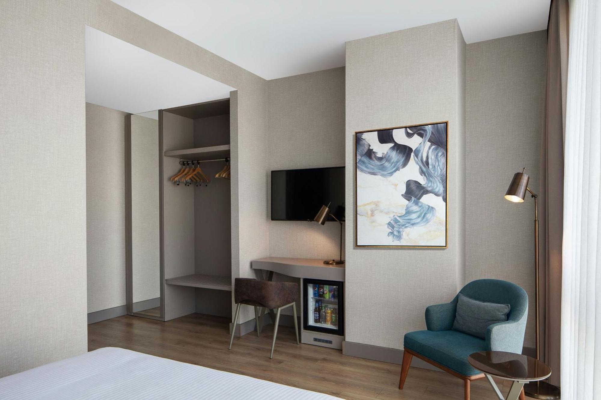 Delta Hotels By Marriott Istanbul Vadi Exterior photo