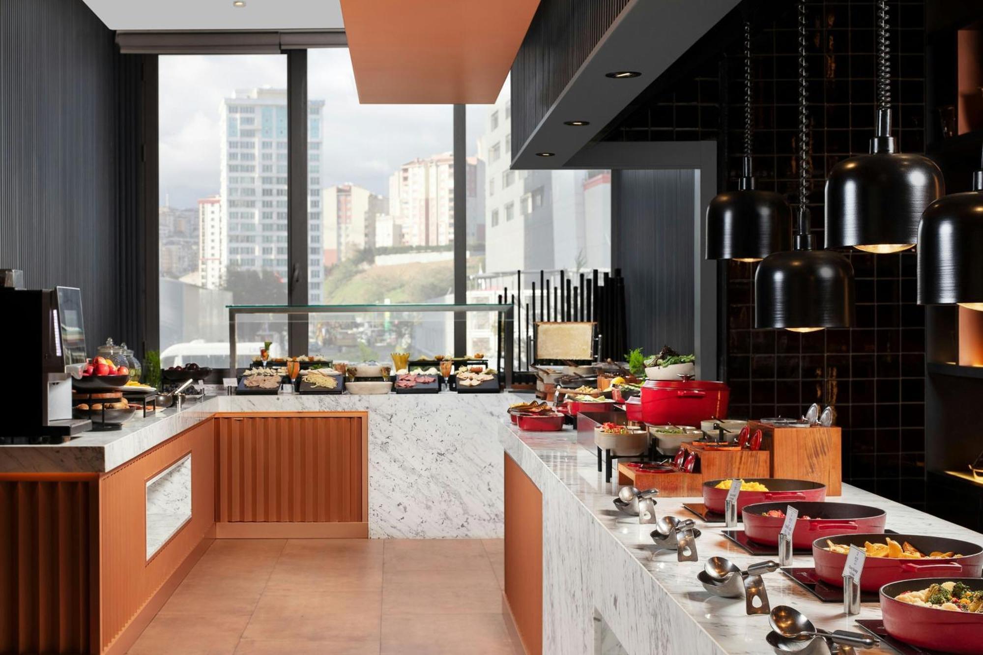 Delta Hotels By Marriott Istanbul Vadi Exterior photo