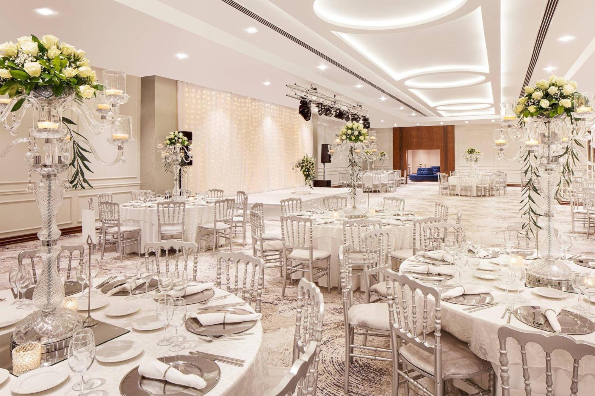 Delta Hotels By Marriott Istanbul Vadi Exterior photo