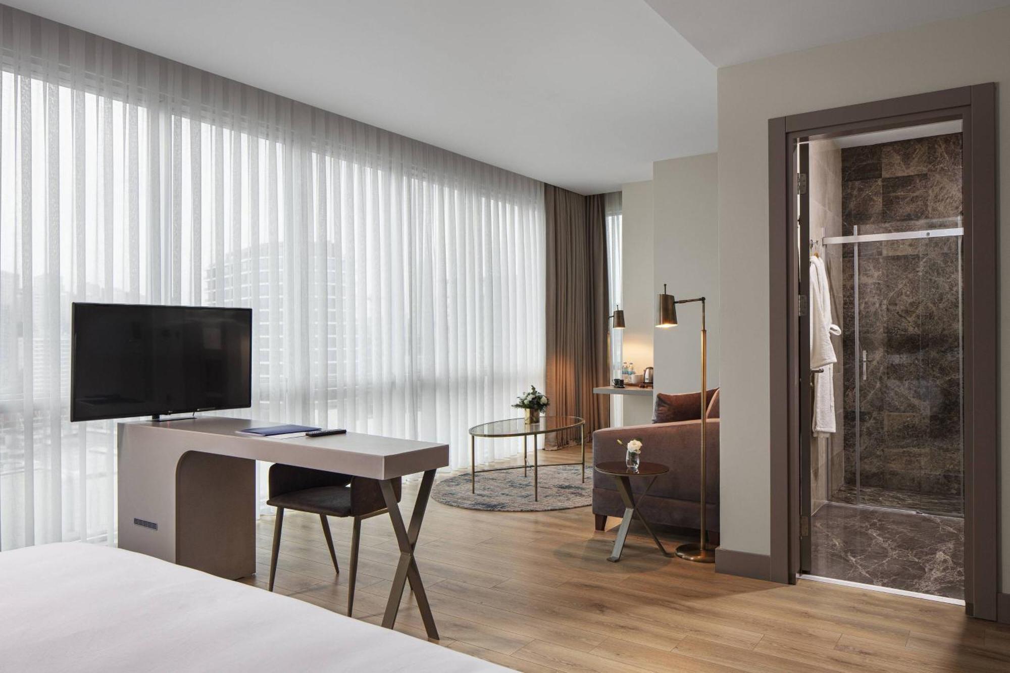 Delta Hotels By Marriott Istanbul Vadi Exterior photo