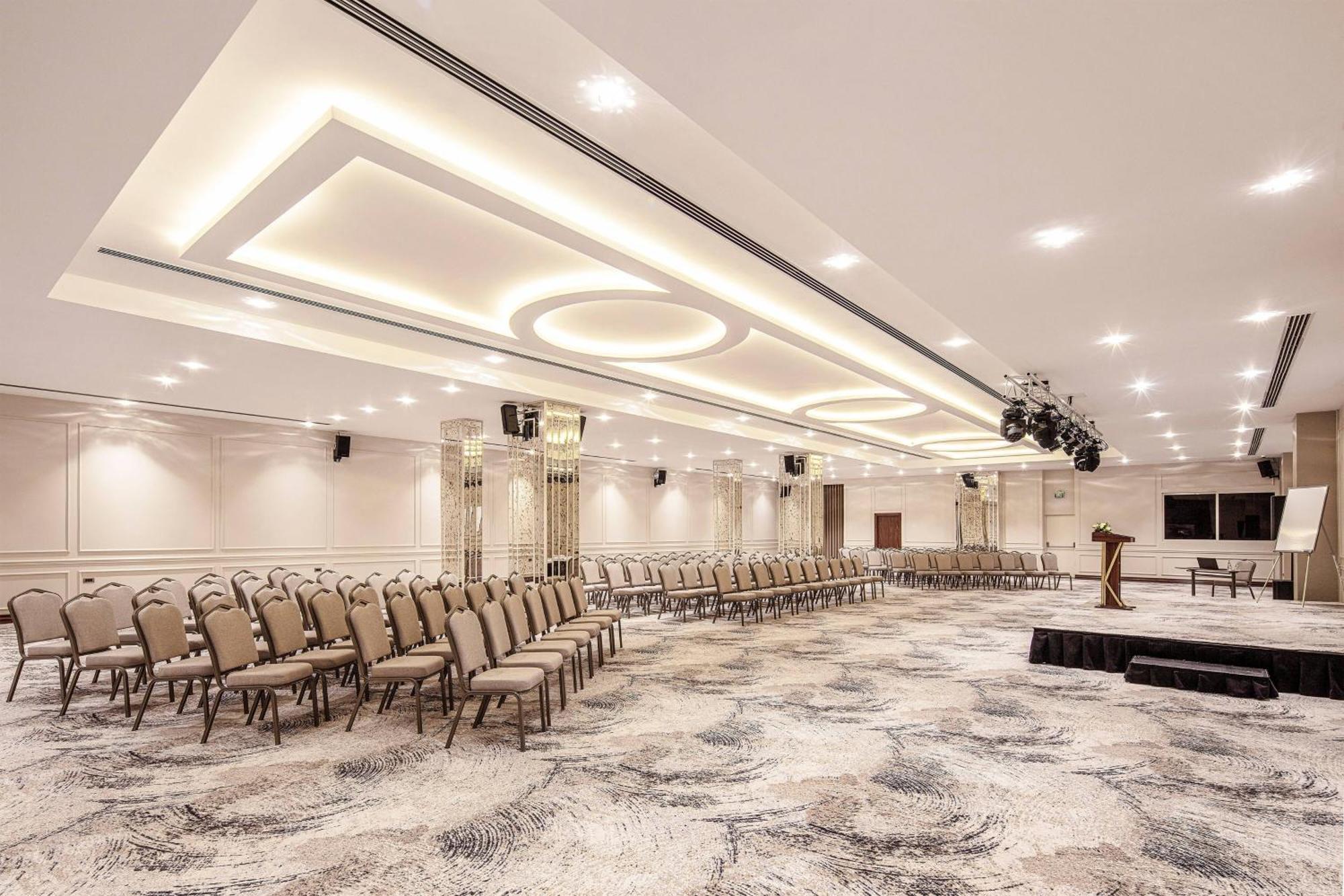 Delta Hotels By Marriott Istanbul Vadi Exterior photo
