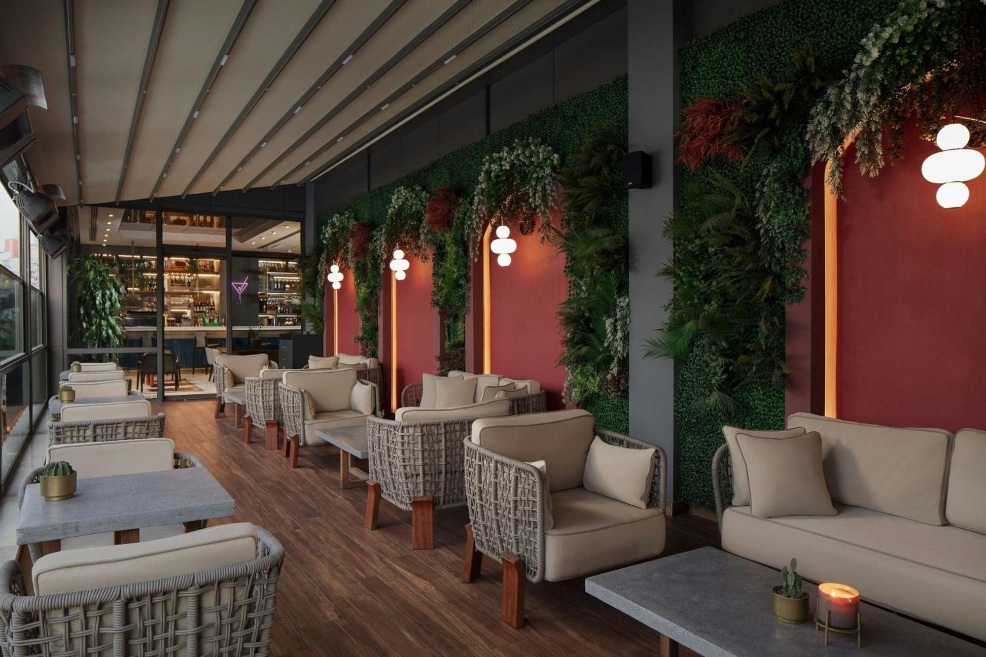 Delta Hotels By Marriott Istanbul Vadi Exterior photo